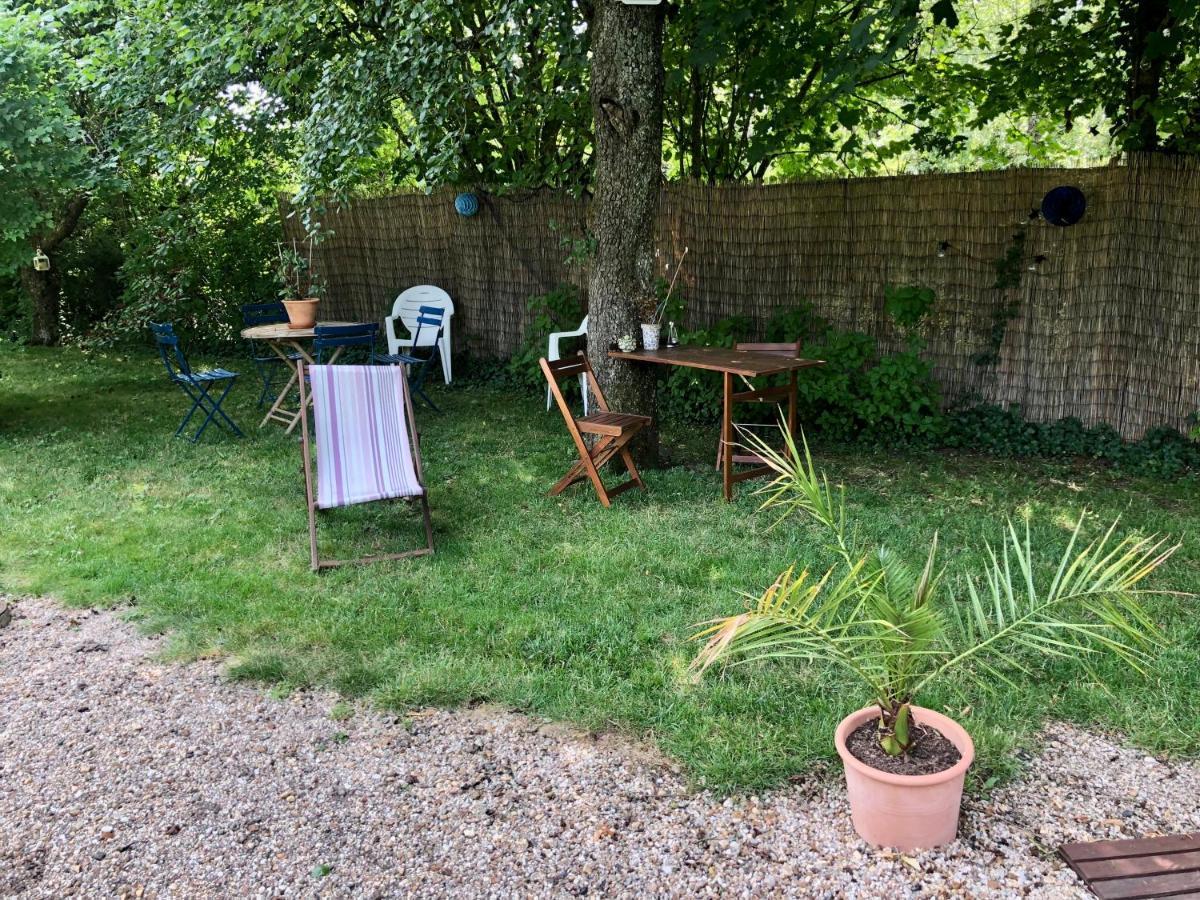 Les Glycines De Bougy Bed and Breakfast Exteriör bild