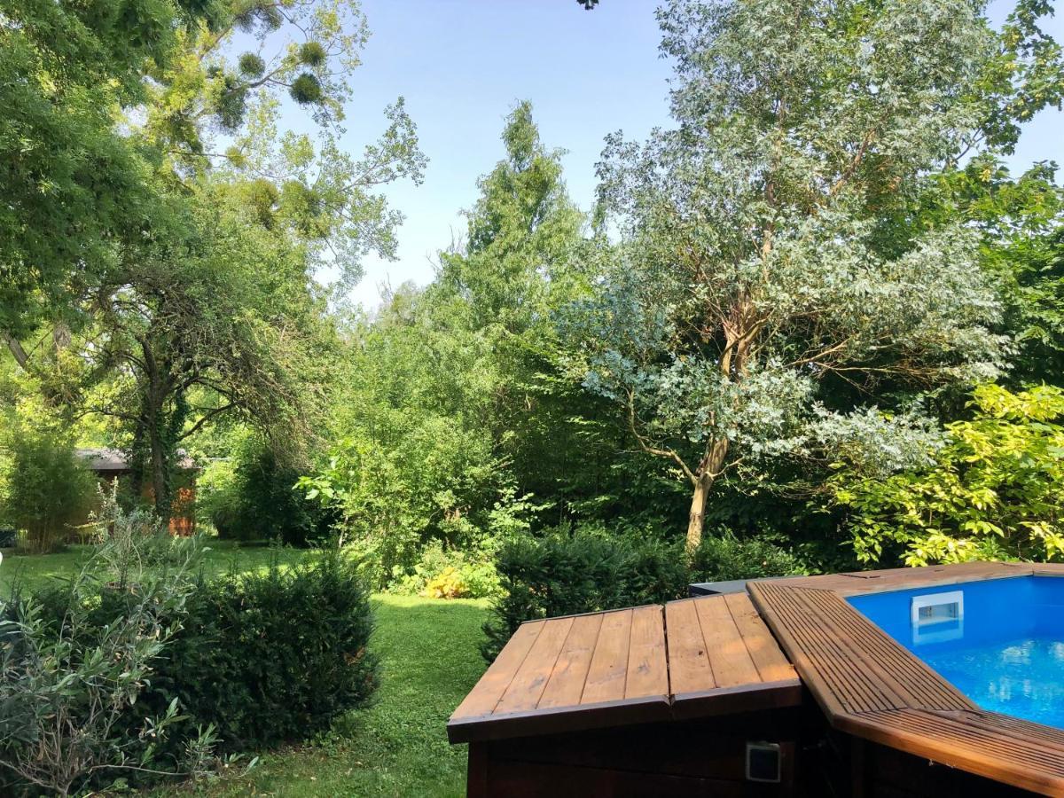 Les Glycines De Bougy Bed and Breakfast Exteriör bild