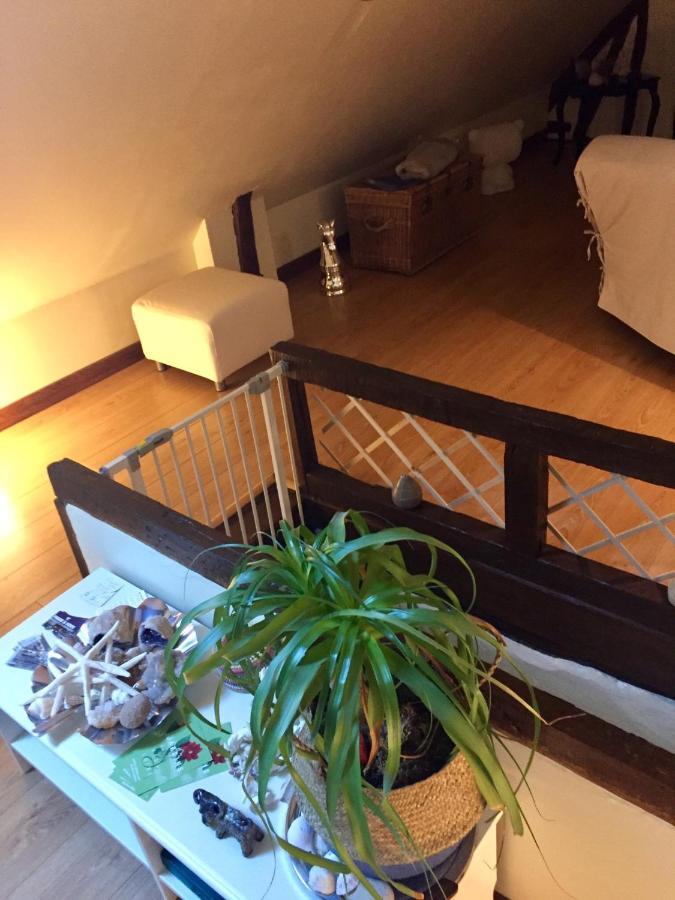 Les Glycines De Bougy Bed and Breakfast Exteriör bild
