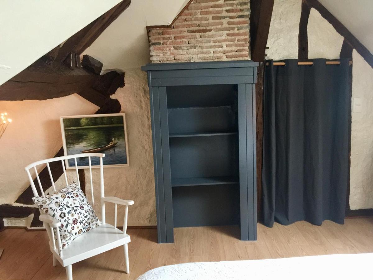 Les Glycines De Bougy Bed and Breakfast Exteriör bild